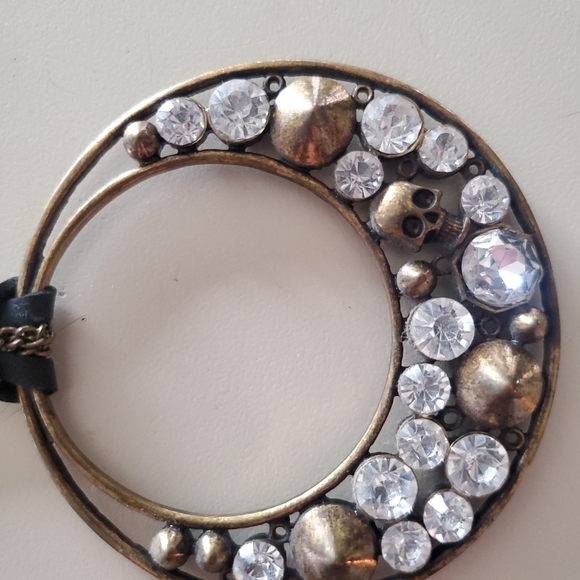 22 in. skull/faux diamond necklace - Picture 4 of 6